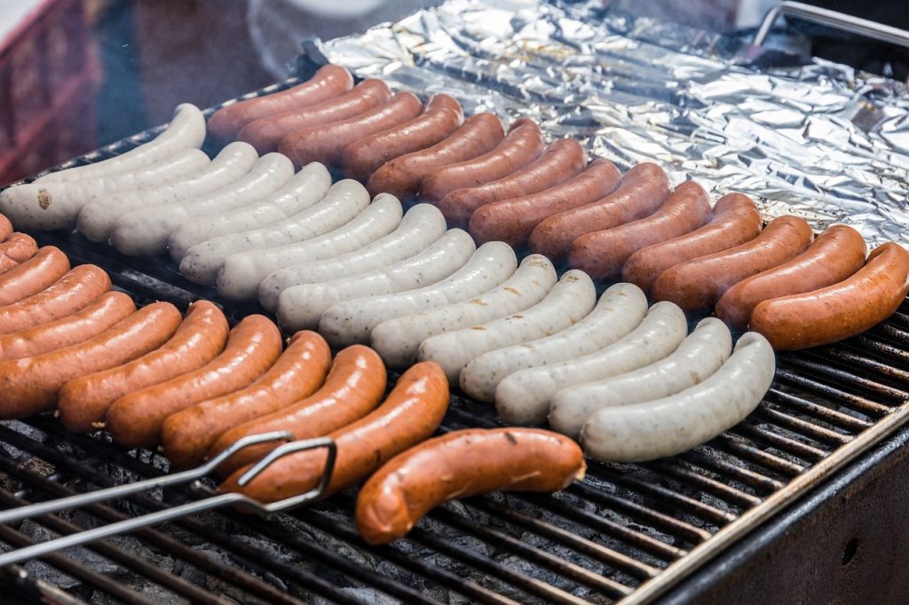 grill, grilling, sausage-7158413.jpg