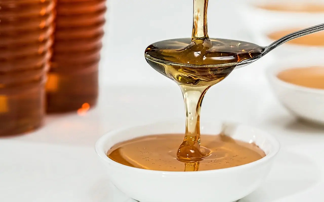 Burger Sauce mit Bier - die besten Rezepte für den perfekten Burger 6 honey, syrup, pouring-1006972.jpg